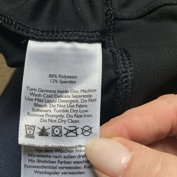 Eddie Bauer high rise capri trail tights - Picture 5 of 6